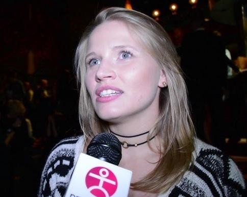 Grafika symbolizująca wszechstronną karierę Natalii Rybickiej w filmie, teatrze i tańcu.