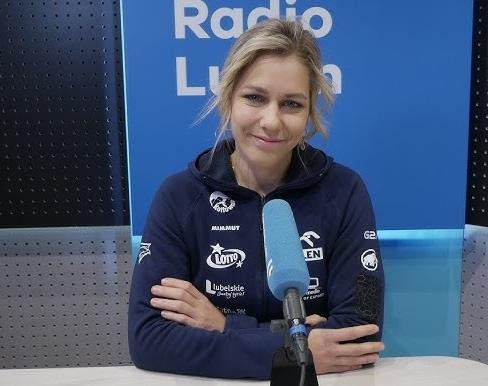 Aleksandra Mirosław podczas intensywnego treningu na ściance wspinaczkowej w Lublinie, doskonaląca swoje umiejętności.