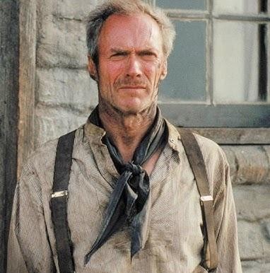 Clint Eastwood w średnim wieku lub starszy, z zamyślonym i nieco zmęczonym wyrazem twarzy, w naturalnej pozie, z subtelnym tłem sugerującym plan filmowy lub spokojne otoczenie, podkreślający jego doświadczenie i mądrość.